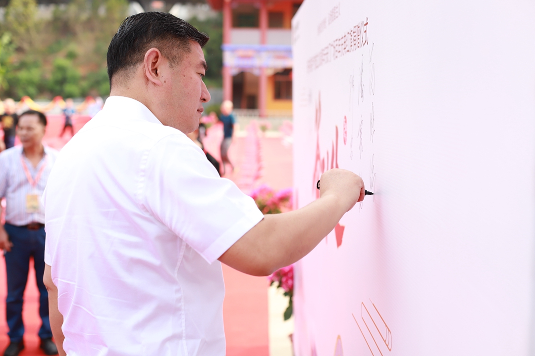 1632965276844010.jpg b228d664a318372d655dfe70e1b0cf7.jpg